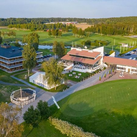 First Hotel Lindoe Park Vallentuna Bagian luar foto