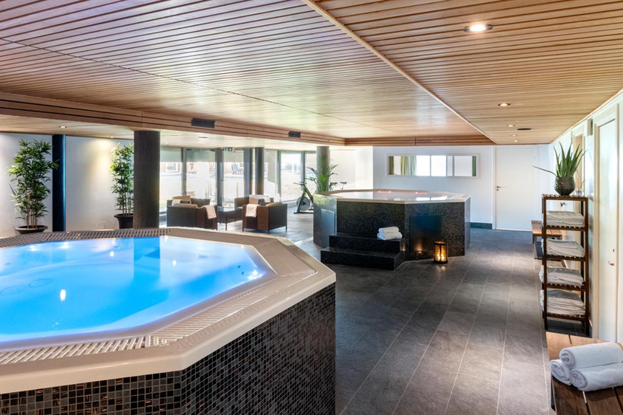 First Hotel Lindoe Park Vallentuna Bagian luar foto