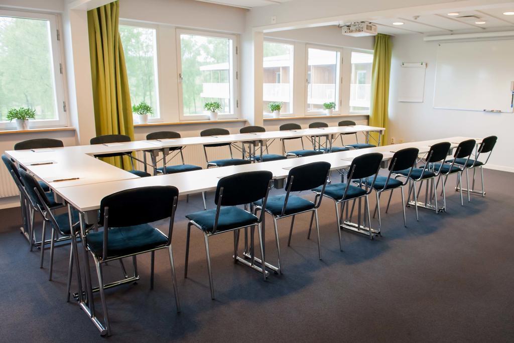 First Hotel Lindoe Park Vallentuna Bagian luar foto