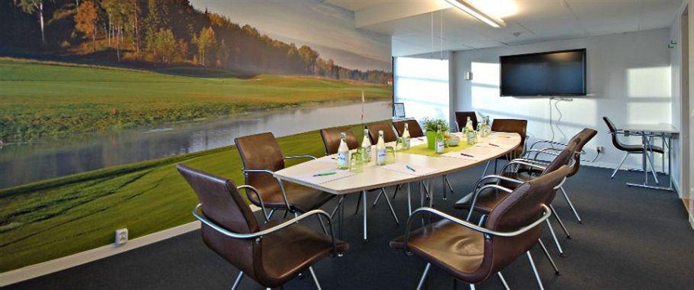 First Hotel Lindoe Park Vallentuna Bagian luar foto