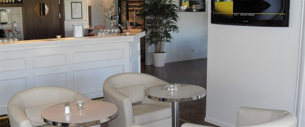 First Hotel Lindoe Park Vallentuna Bagian luar foto