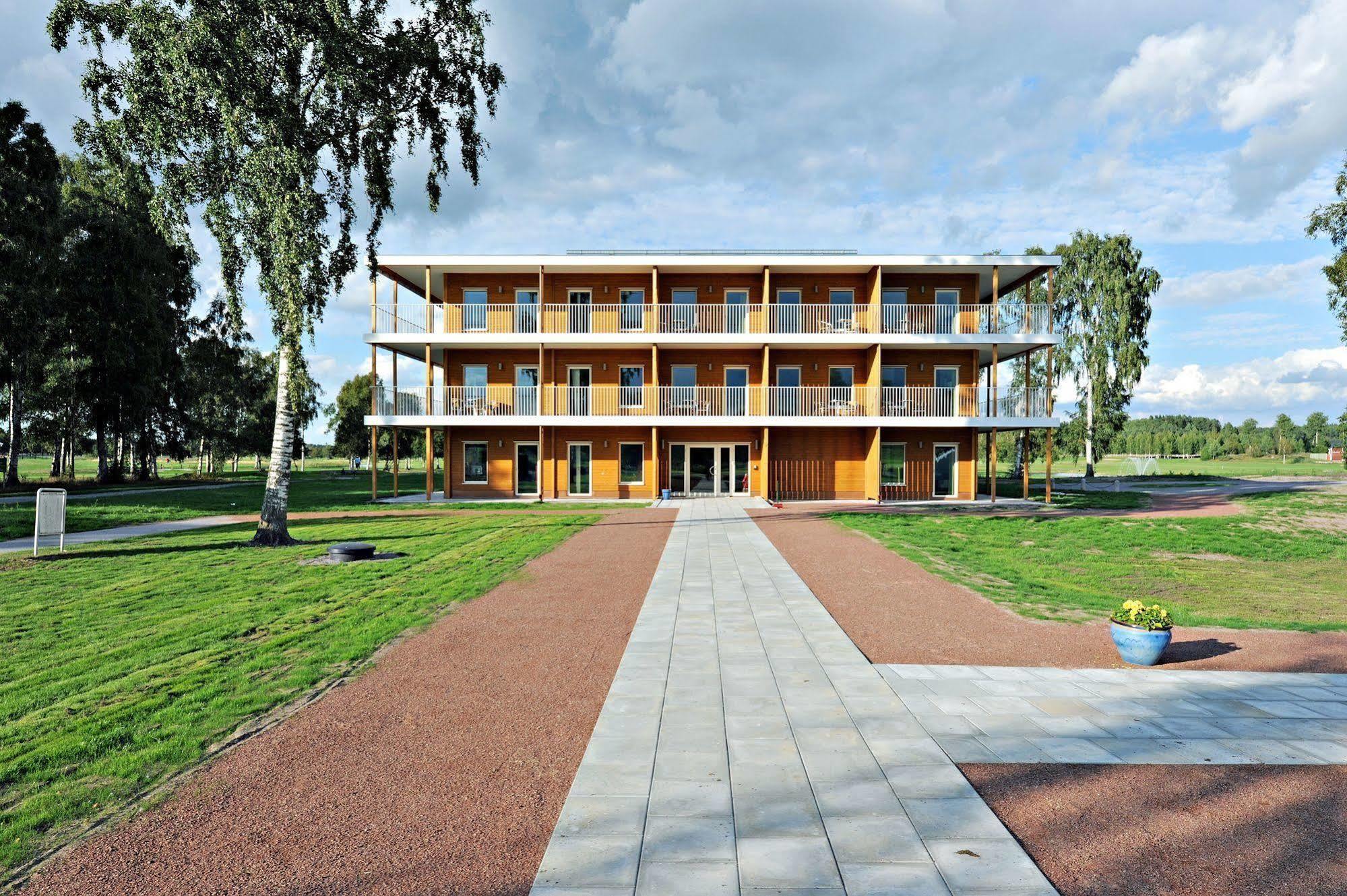 First Hotel Lindoe Park Vallentuna Bagian luar foto