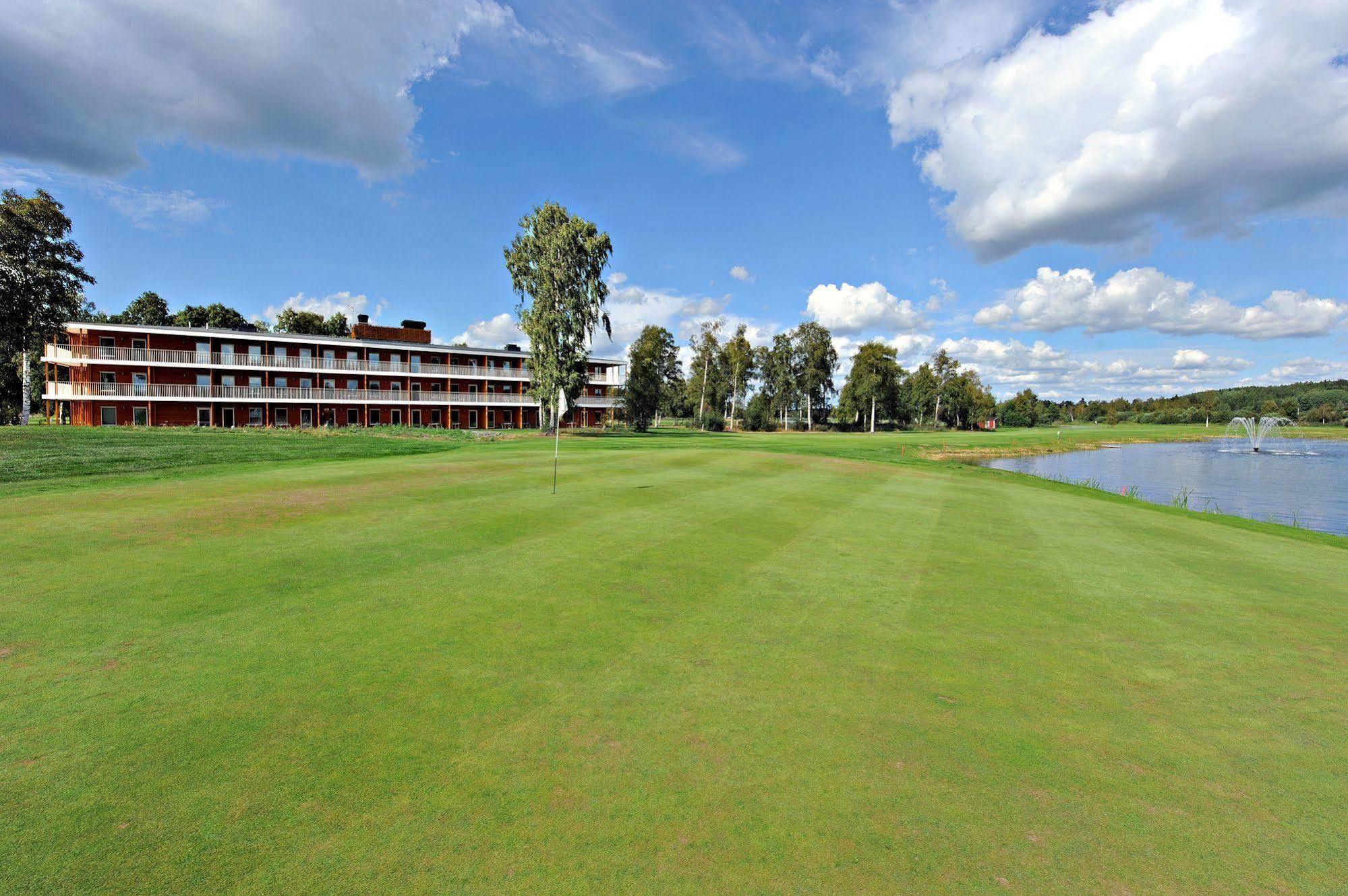 First Hotel Lindoe Park Vallentuna Bagian luar foto